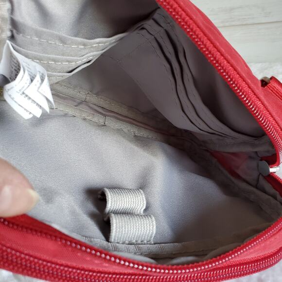 Baggallini Triple Zip Bagg - Picture 4 of 9